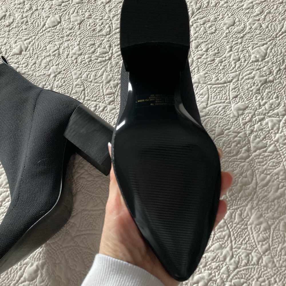 Elegant Black Ankle Boots - Picture 5 of 5